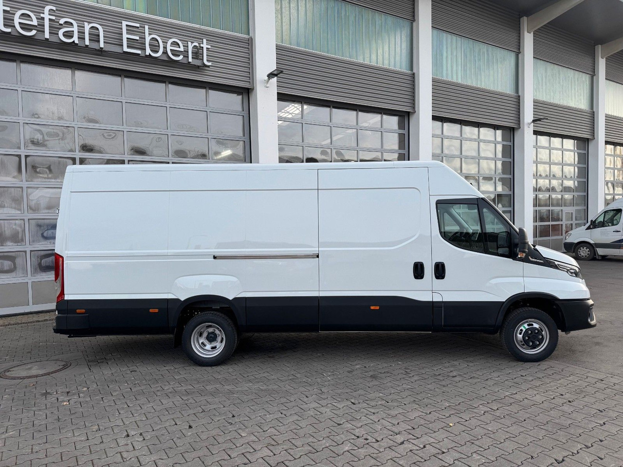 Iveco Daily 35C21 HA8 *R4.100mm*AHK*LED*Automatik* - Skåpbil: bild 3 Iveco Daily 35C21 HA8 *R4.100mm*AHK*LED*Automatik* - Skåpbil: bild 3