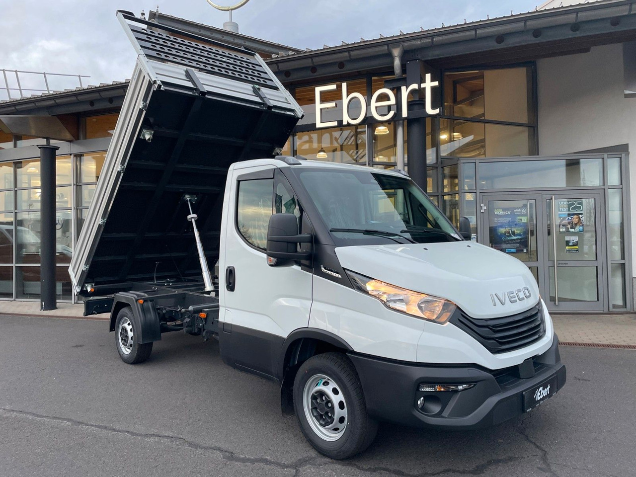 Iveco Daily 35S14 A8*R3.450mm*Automatik*Kamera*2Sitze* - Transportbil med tippflak: bild 1 Iveco Daily 35S14 A8*R3.450mm*Automatik*Kamera*2Sitze* - Transportbil med tippflak: bild 1