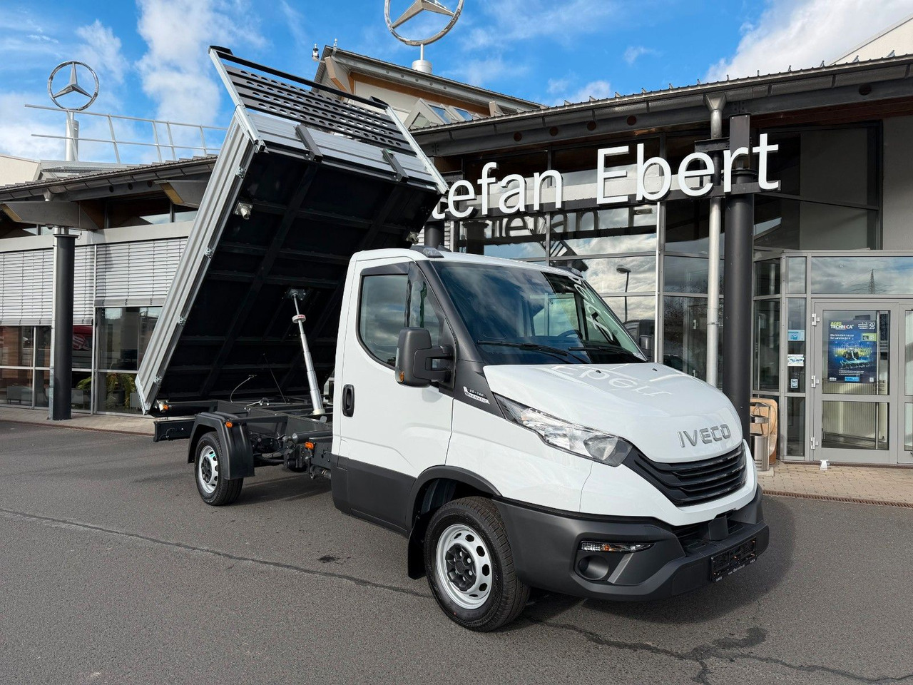 Iveco Daily 35S14 A8 *R3.450mm*Automatik*Klima* 4x - Transportbil med tippflak: bild 2 Iveco Daily 35S14 A8 *R3.450mm*Automatik*Klima* 4x - Transportbil med tippflak: bild 2