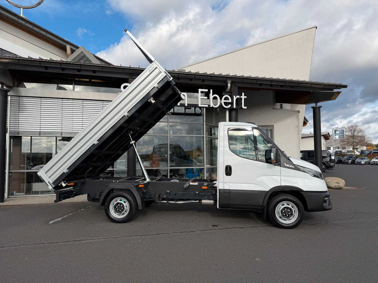 Iveco Daily 35S14 A8 *R3.450mm*Automatik*Klima* 4x - Transportbil med tippflak: bild 3 Iveco Daily 35S14 A8 *R3.450mm*Automatik*Klima* 4x - Transportbil med tippflak: bild 3