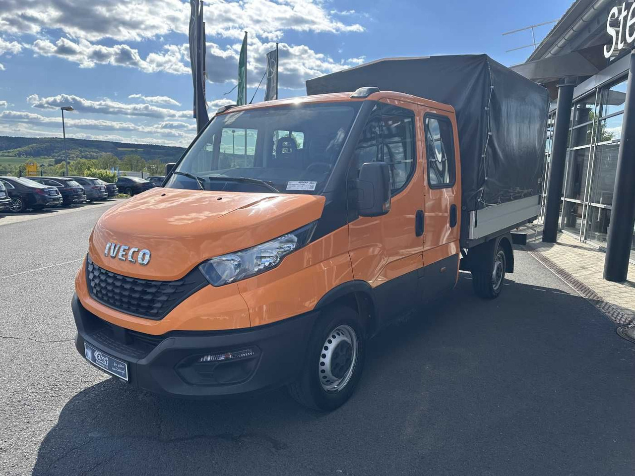 Iveco Daily 35S14 Pritsche+Plane *AHK*Ladekran*7-Sitze - Transportbil med kapell: bild 3 Iveco Daily 35S14 Pritsche+Plane *AHK*Ladekran*7-Sitze - Transportbil med kapell: bild 3