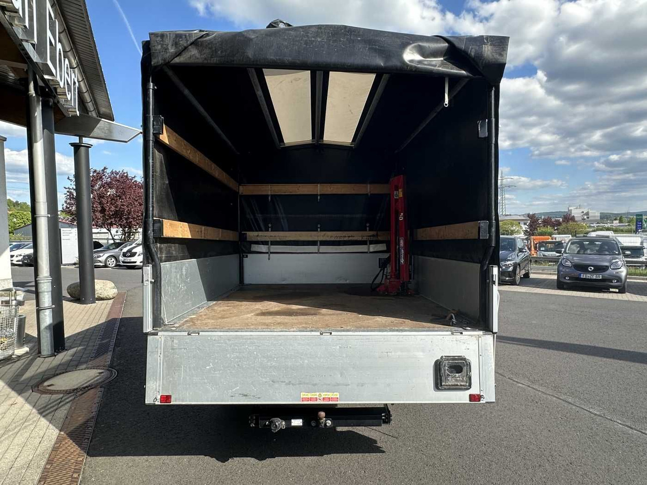 Iveco Daily 35S14 Pritsche+Plane *AHK*Ladekran*7-Sitze - Transportbil med kapell: bild 5 Iveco Daily 35S14 Pritsche+Plane *AHK*Ladekran*7-Sitze - Transportbil med kapell: bild 5