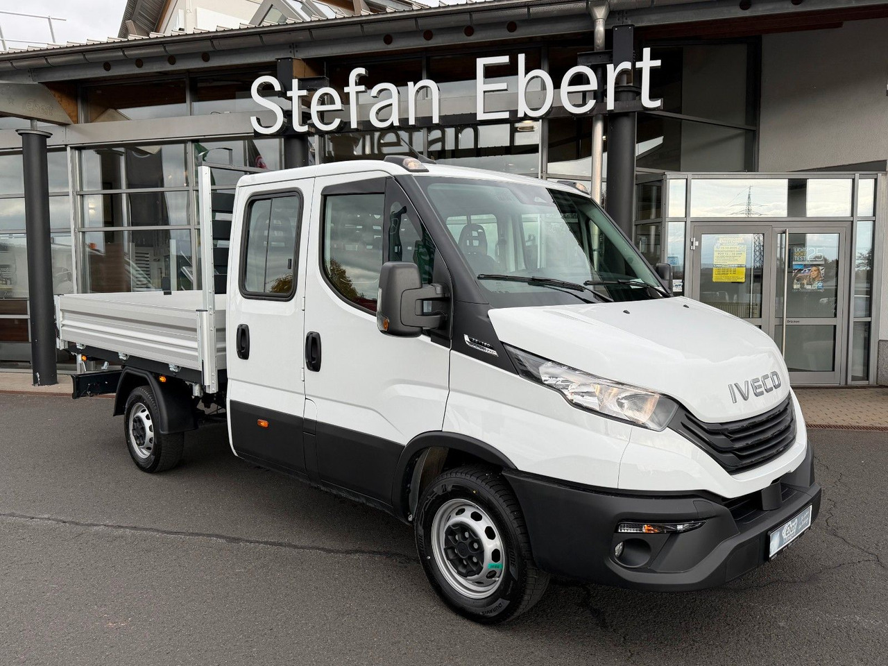 Iveco Daily 35S16 A8 *R.3450mm*Automatik*AHK*7-Sitze* - Transportbil med tippflak, Dubbelhytt transportbil: bild 1 Iveco Daily 35S16 A8 *R.3450mm*Automatik*AHK*7-Sitze* - Transportbil med tippflak, Dubbelhytt transportbil: bild 1