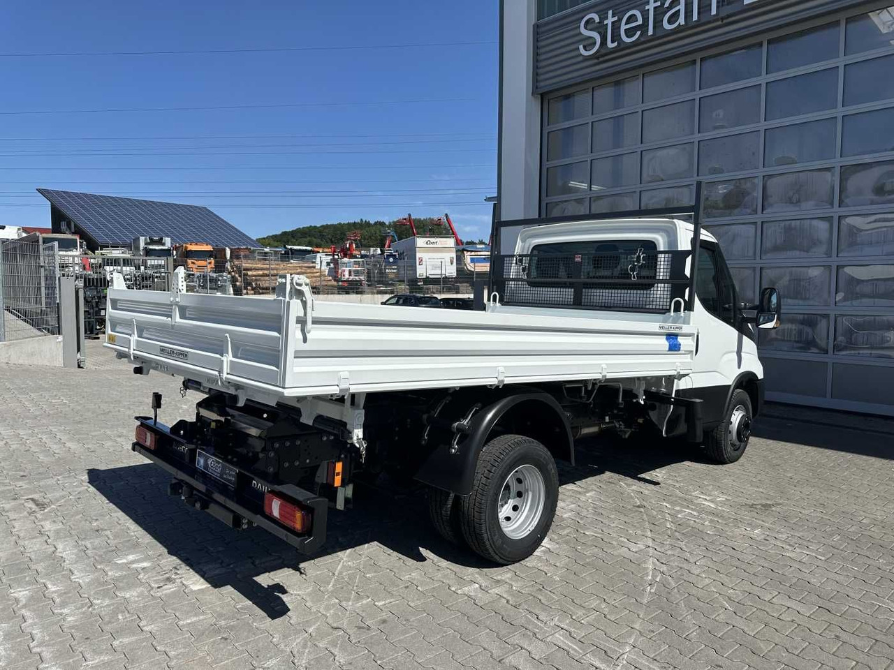 Iveco Daily 60C18H Kipper *R3.450mm*Kamera*2xAHK* - Transportbil med tippflak: bild 4 Iveco Daily 60C18H Kipper *R3.450mm*Kamera*2xAHK* - Transportbil med tippflak: bild 4