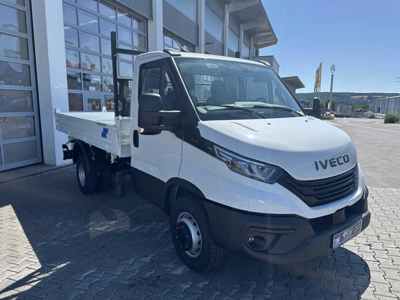 Iveco Daily 60C18H Kipper *R3.450mm*Kamera*2xAHK* - Transportbil med tippflak: bild 3 Iveco Daily 60C18H Kipper *R3.450mm*Kamera*2xAHK* - Transportbil med tippflak: bild 3