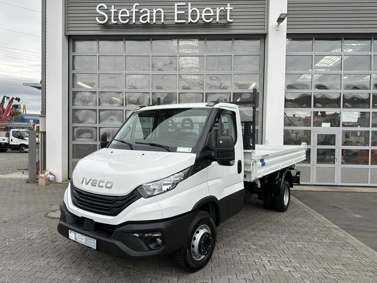 Iveco Daily 70C18H 3-S.-Kipper *R3.750mm*2xAHK* - Transportbil med tippflak: bild 1 Iveco Daily 70C18H 3-S.-Kipper *R3.750mm*2xAHK* - Transportbil med tippflak: bild 1
