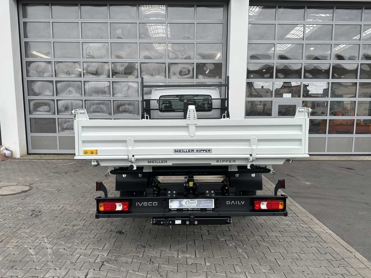 Iveco Daily 70C18H 3-S.-Kipper *R3.750mm*2xAHK* - Transportbil med tippflak: bild 5 Iveco Daily 70C18H 3-S.-Kipper *R3.750mm*2xAHK* - Transportbil med tippflak: bild 5