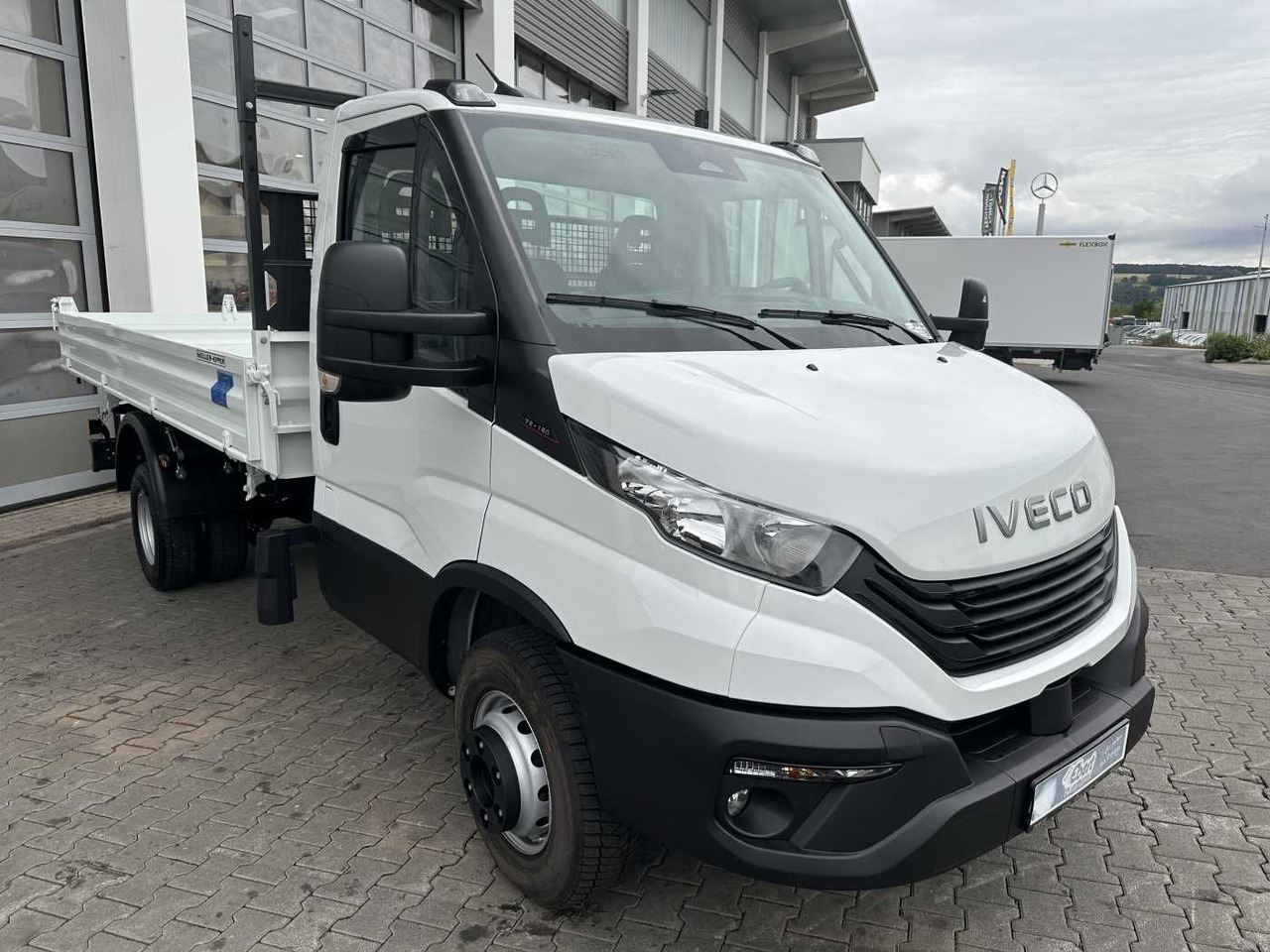 Iveco Daily 70C18H 3-S.-Kipper *R3.750mm*2xAHK* - Transportbil med tippflak: bild 3 Iveco Daily 70C18H 3-S.-Kipper *R3.750mm*2xAHK* - Transportbil med tippflak: bild 3