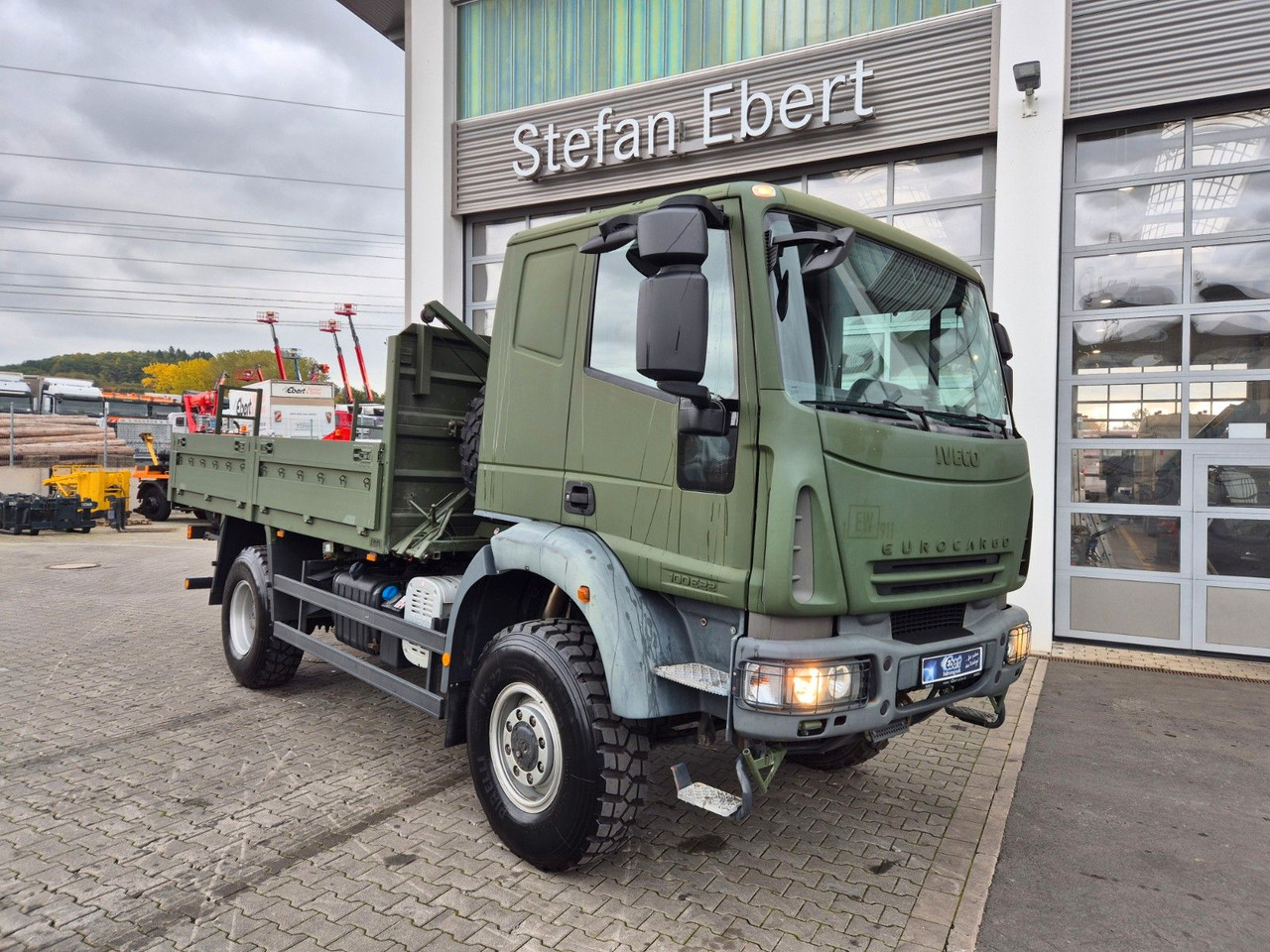 Iveco Eurocargo ML100E22WM-BW 4x4 Pritsche L-Haus Bett - Flakbil: bild 2 Iveco Eurocargo ML100E22WM-BW 4x4 Pritsche L-Haus Bett - Flakbil: bild 2