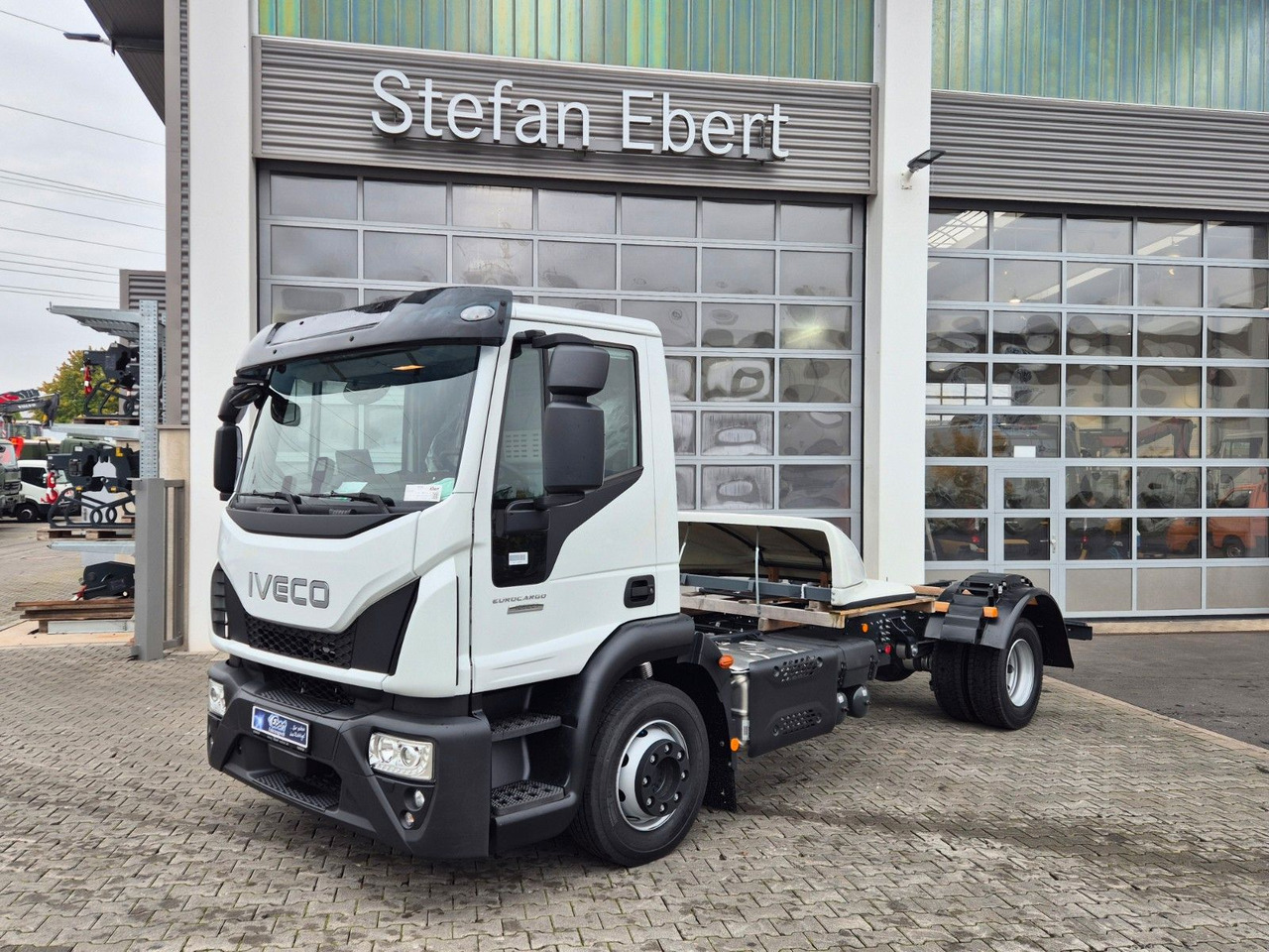 Iveco Eurocargo ML120E21/FP Spoiler Klima Xenon 3 St. - Chassi lastbil: bild 1 Iveco Eurocargo ML120E21/FP Spoiler Klima Xenon 3 St. - Chassi lastbil: bild 1