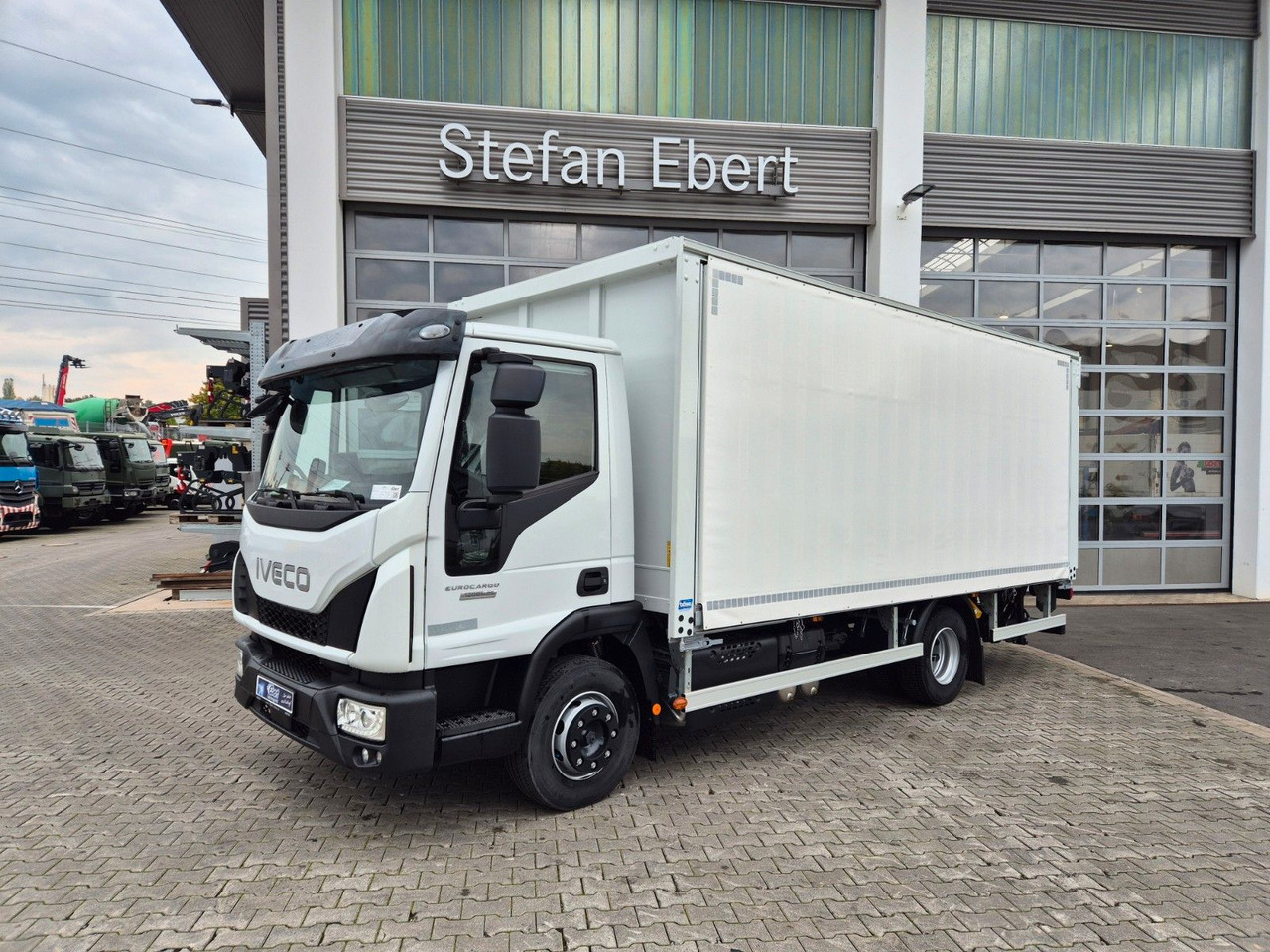 Iveco Eurocargo ML120EL25/P Böse Schiebeplanen LBW AHK - Dryckestransport lastbil: bild 3 Iveco Eurocargo ML120EL25/P Böse Schiebeplanen LBW AHK - Dryckestransport lastbil: bild 3