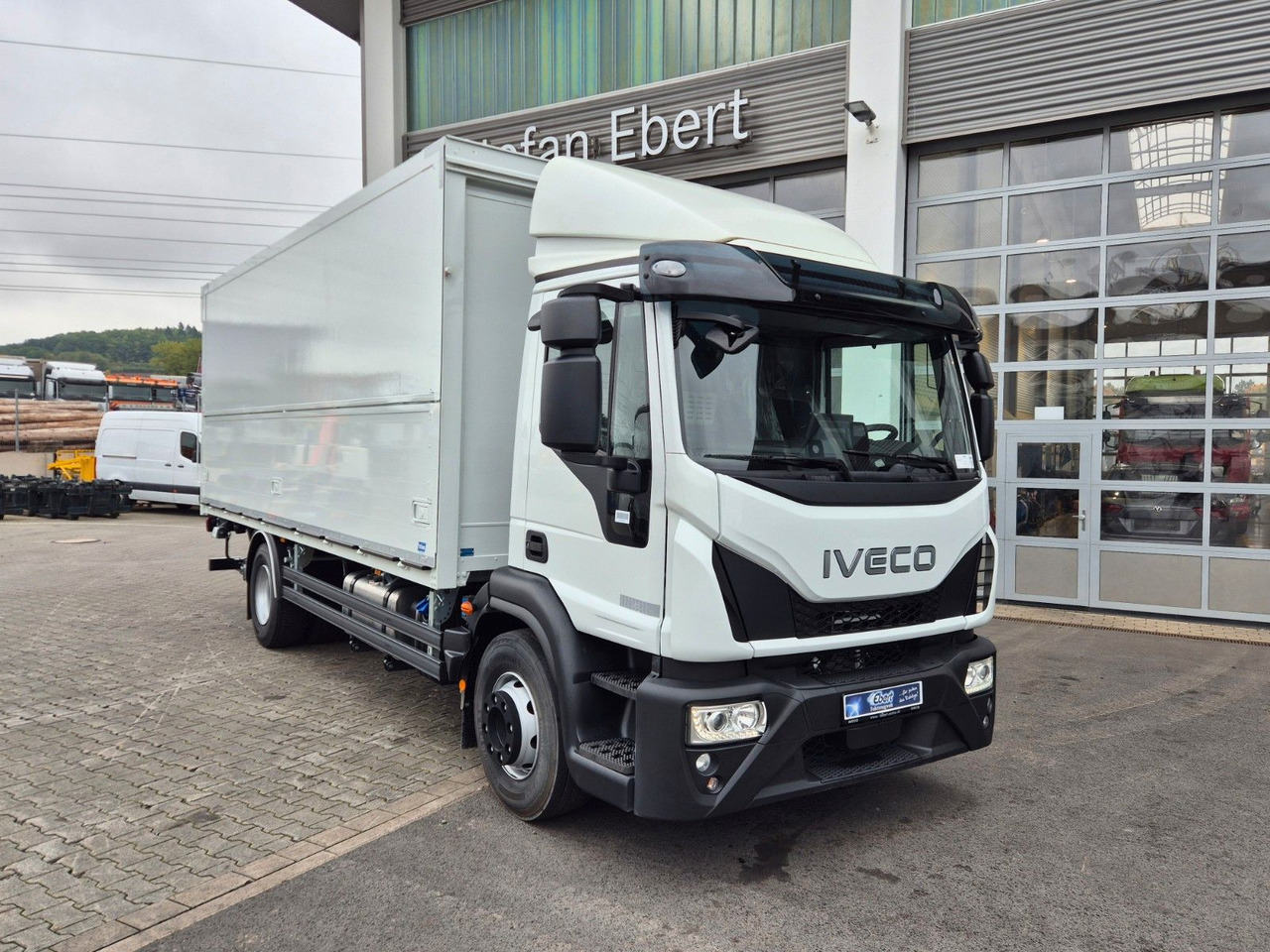 Iveco Eurocargo ML160E28/FP Böse Schwenkwand LBW 2xAHK - Dryckestransport lastbil: bild 4 Iveco Eurocargo ML160E28/FP Böse Schwenkwand LBW 2xAHK - Dryckestransport lastbil: bild 4