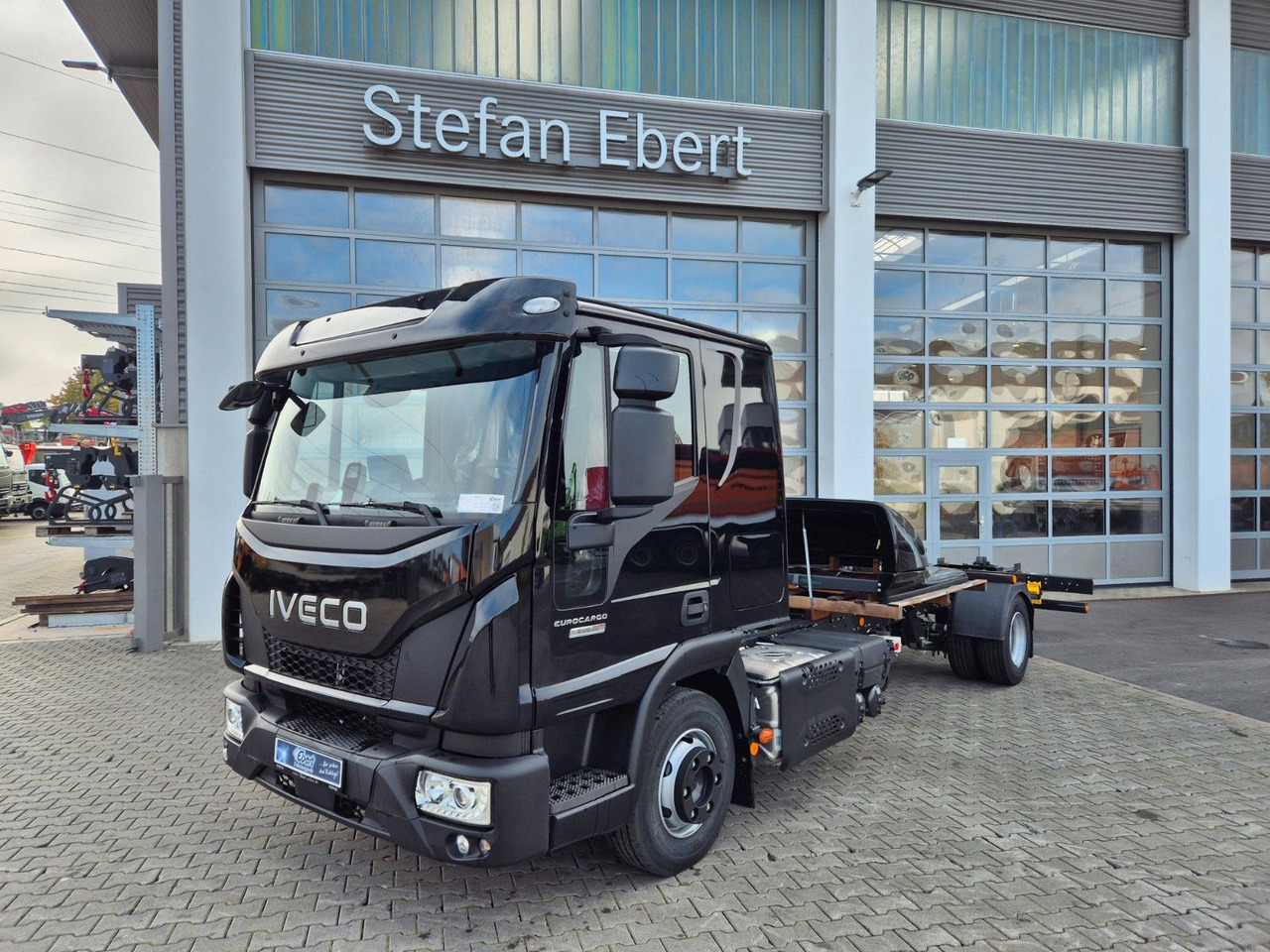 Iveco Eurocargo ML80E22/P 2x AHK Klima Standh. Bett - Chassi lastbil: bild 1 Iveco Eurocargo ML80E22/P 2x AHK Klima Standh. Bett - Chassi lastbil: bild 1