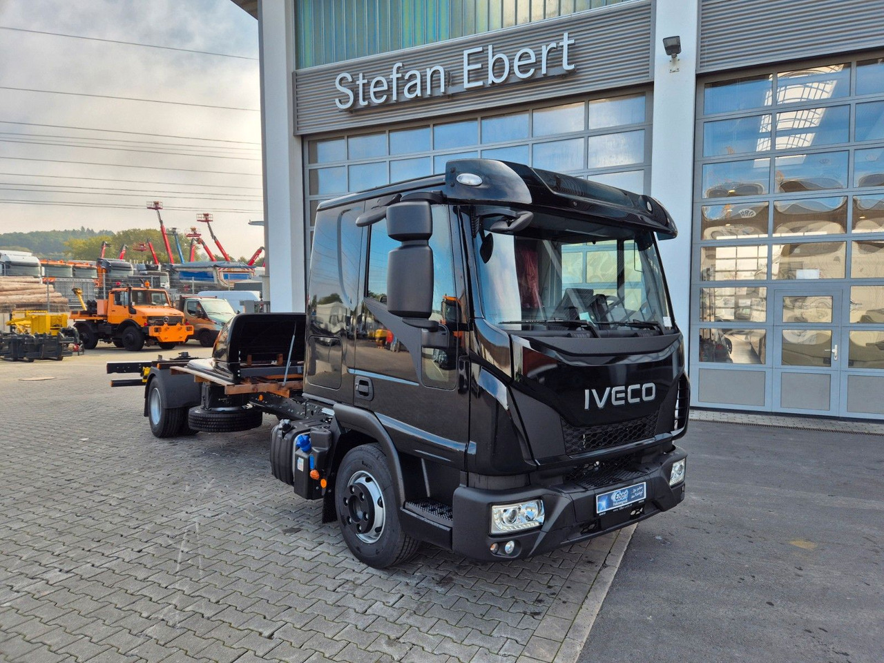 Iveco Eurocargo ML80E22/P 2x AHK Klima Standh. Bett - Chassi lastbil: bild 3 Iveco Eurocargo ML80E22/P 2x AHK Klima Standh. Bett - Chassi lastbil: bild 3
