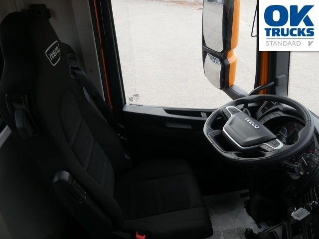Interior photo 2: Tippbil lastbil Iveco S-Way AD190S40/P CNG 4x2 Meiller AHK Intarder Iveco S-Way AD190S40/P CNG 4x2 Meiller AHK Intarder Interior photo 2: Tippbil lastbil Iveco S-Way AD190S40/P CNG 4x2 Meiller AHK Intarder Iveco S-Way AD190S40/P CNG 4x2 Meiller AHK Intarder