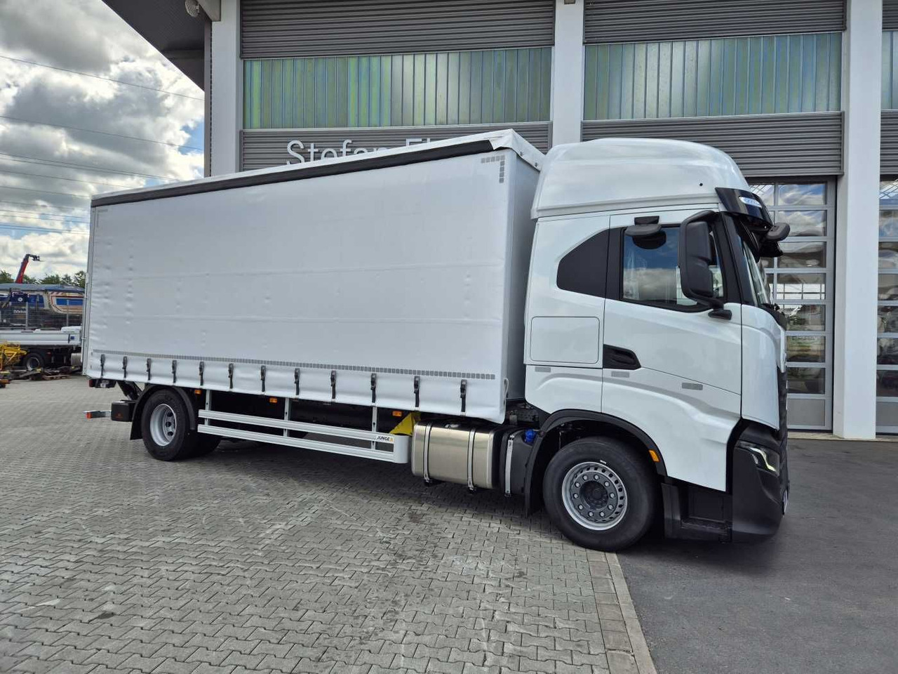 Iveco S-Way AS190S42/P Schiebeplanen LBW 2.000kg AHK - Kapellbil: bild 2 Iveco S-Way AS190S42/P Schiebeplanen LBW 2.000kg AHK - Kapellbil: bild 2