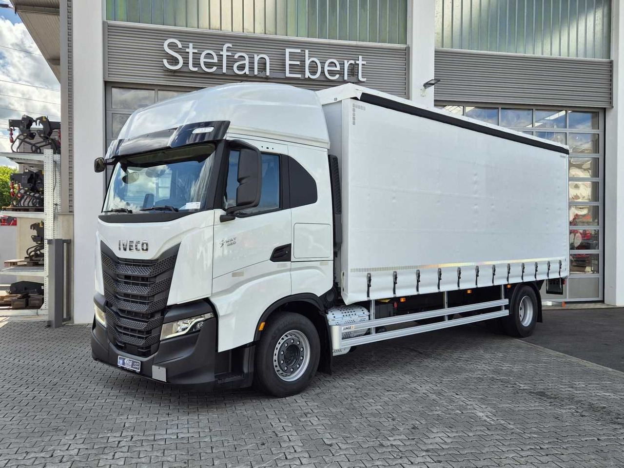 Iveco S-Way AS190S42/P Schiebeplanen LBW 2.000kg AHK - Kapellbil: bild 1 Iveco S-Way AS190S42/P Schiebeplanen LBW 2.000kg AHK - Kapellbil: bild 1