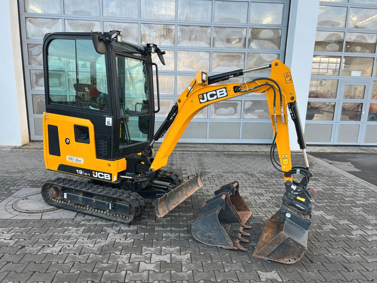 JCB 19C-1 / nur 504h! / Powertilt / 2022 - Minigrävmaskin: bild 2 JCB 19C-1 / nur 504h! / Powertilt / 2022 - Minigrävmaskin: bild 2