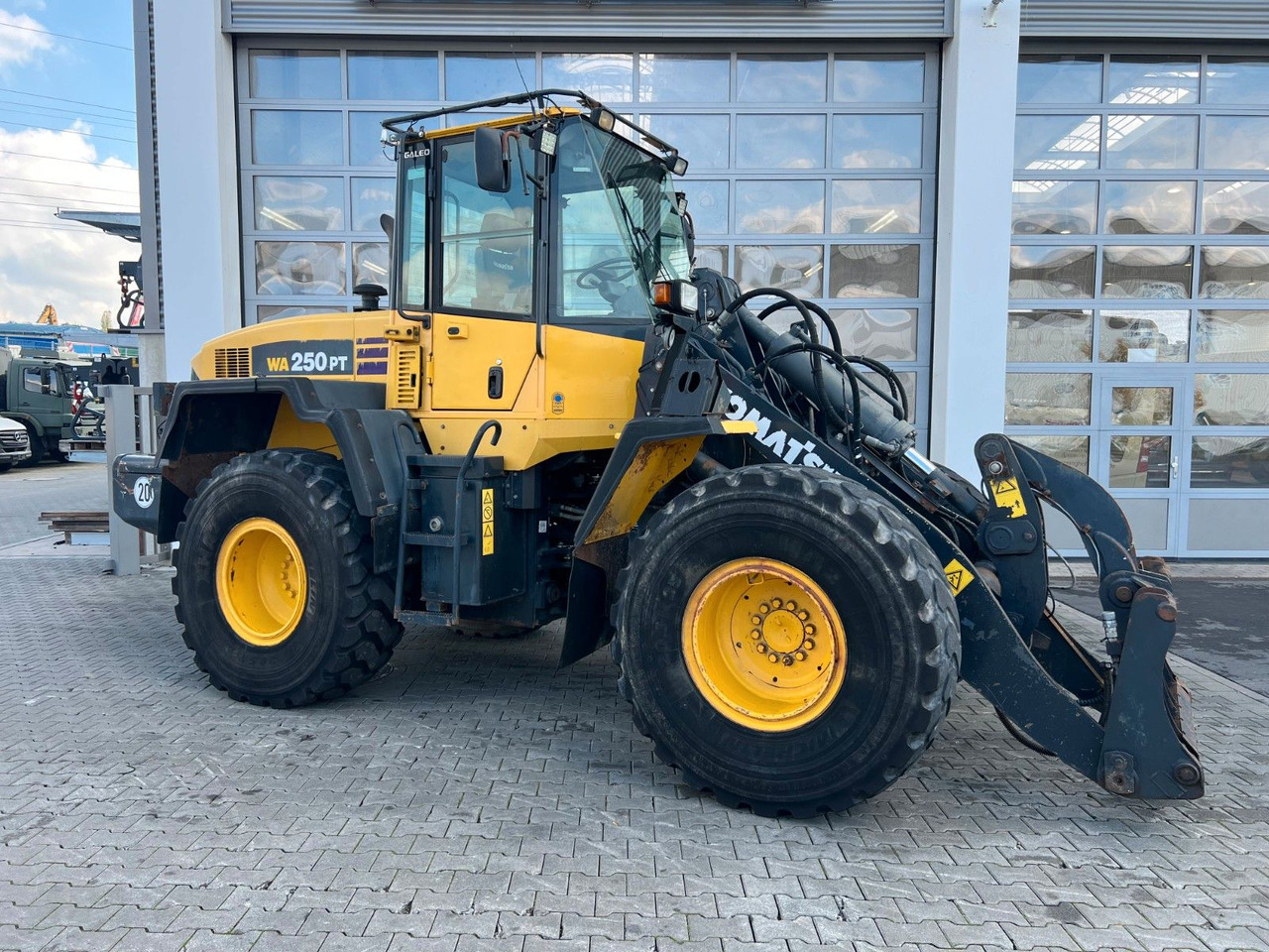 Komatsu WA 250 PT - 5H / 12.390h / - Hjullastare: bild 2 Komatsu WA 250 PT - 5H / 12.390h / - Hjullastare: bild 2