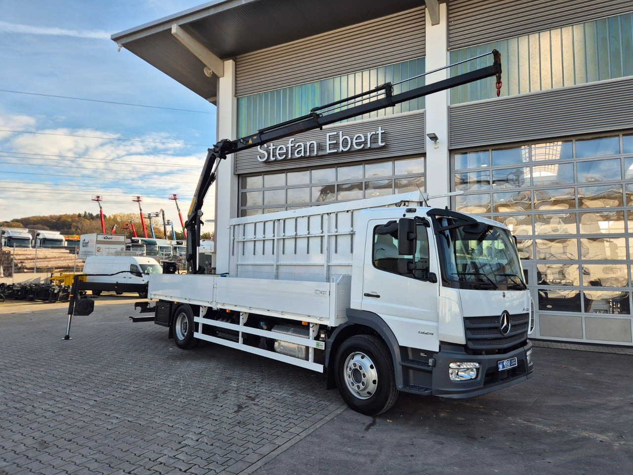 Mercedes-Benz Atego 1324 L Glaswand Heckkran PK10002 SH Funk - Lastbil, Kranbil: bild 3 Mercedes-Benz Atego 1324 L Glaswand Heckkran PK10002 SH Funk - Lastbil, Kranbil: bild 3