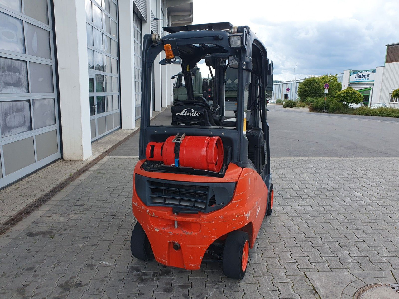 Linde H16 T-01 / 4,6m / nur: 3.260h / Gas / SS - Motviktstruck: bild 4 Linde H16 T-01 / 4,6m / nur: 3.260h / Gas / SS - Motviktstruck: bild 4