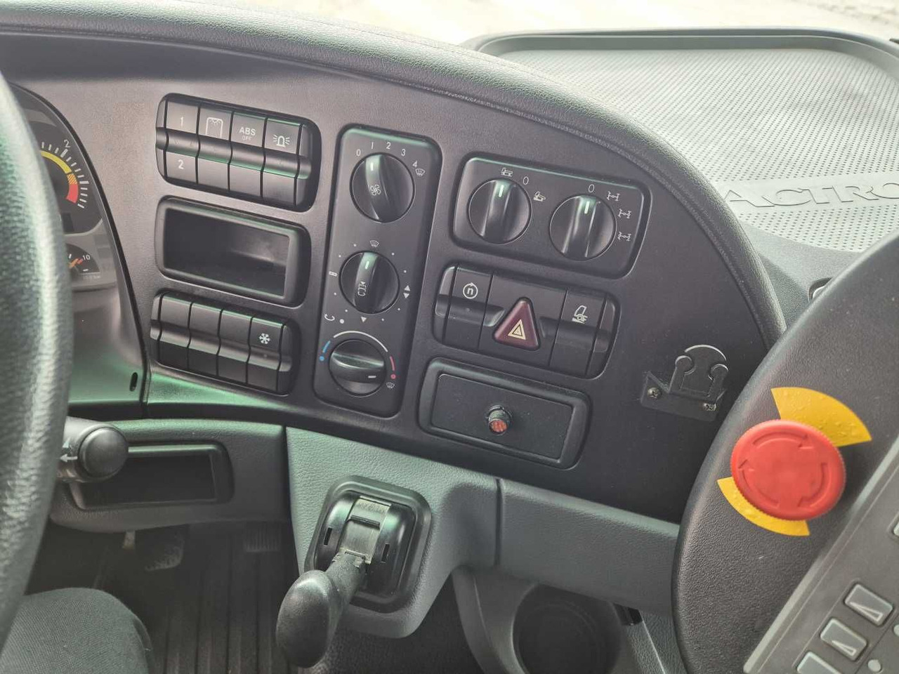 Sopmaskin Mercedes-Benz Actros 2032 A 4x4 Bucher STKF 9500 Airport 30x: bild 13 Sopmaskin Mercedes-Benz Actros 2032 A 4x4 Bucher STKF 9500 Airport 30x: bild 13