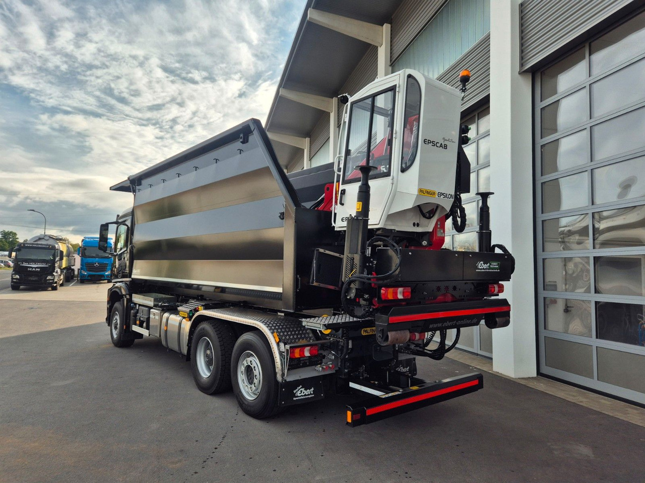 Mercedes-Benz Arocs 2751 6x2 HAD / Abroller EBERT Fällbox Q150 Mercedes-Benz Arocs 2751 6x2 HAD/ Abroller EBERT Forstbox Q150 - Lastväxlare lastbil: bild 5 Mercedes-Benz Arocs 2751 6x2 HAD / Abroller EBERT Fällbox Q150 Mercedes-Benz Arocs 2751 6x2 HAD/ Abroller EBERT Forstbox Q150 - Lastväxlare lastbil: bild 5