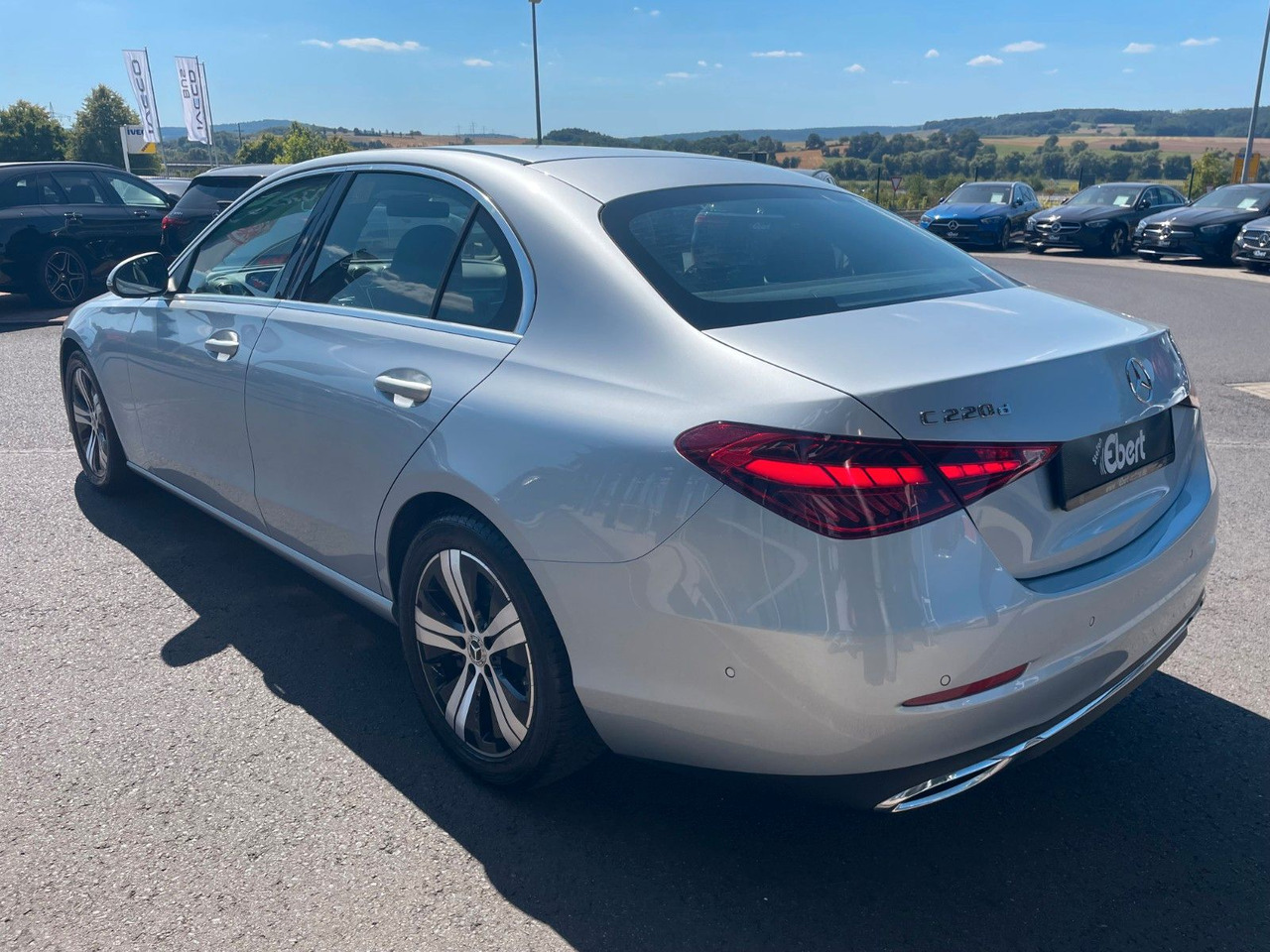 Mercedes-Benz C 220 d AVANTGARDE R-Kamera+Carplay+TotW+Ambient - Sedan: bild 3 Mercedes-Benz C 220 d AVANTGARDE R-Kamera+Carplay+TotW+Ambient - Sedan: bild 3