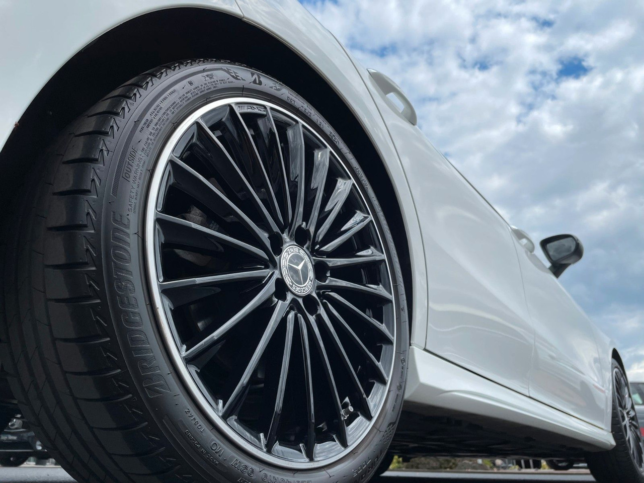 Mercedes-Benz CLA 200 AMG Pano+R-Kamera+19"+TOTW+DISTR+MULITBE - Coupé: bild 5 Mercedes-Benz CLA 200 AMG Pano+R-Kamera+19"+TOTW+DISTR+MULITBE - Coupé: bild 5