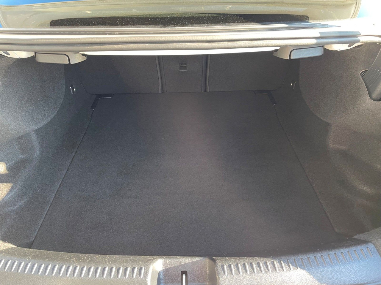 Mercedes-Benz CLA 35 AMG Aero+TotW+R-Kamera+Ambiente - Coupé: bild 5 Mercedes-Benz CLA 35 AMG Aero+TotW+R-Kamera+Ambiente - Coupé: bild 5