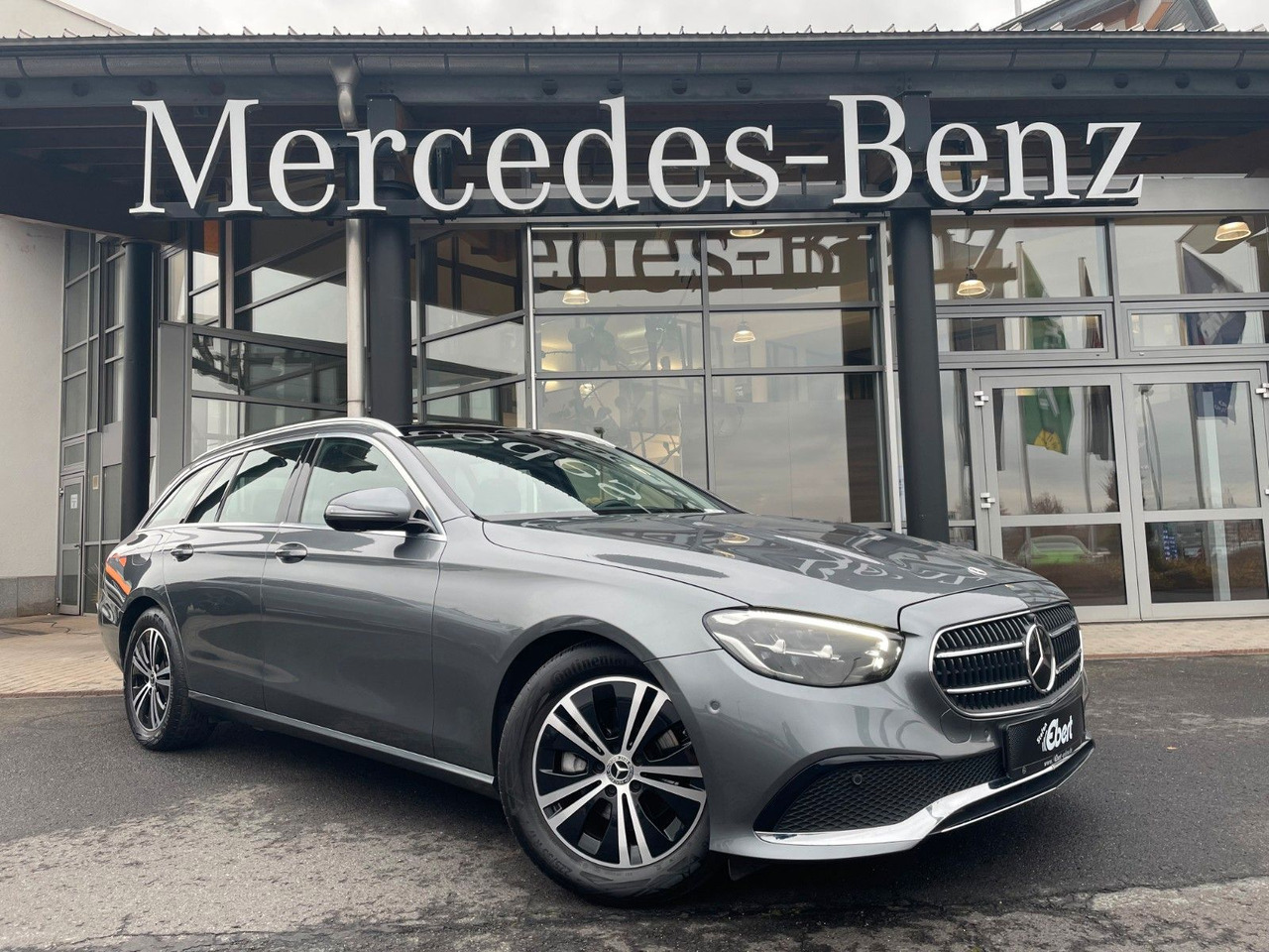 Mercedes-Benz E 220 d T Pano+Ambiente+Distr+360°+Comand+DAB - Kombi: bild 1 Mercedes-Benz E 220 d T Pano+Ambiente+Distr+360°+Comand+DAB - Kombi: bild 1