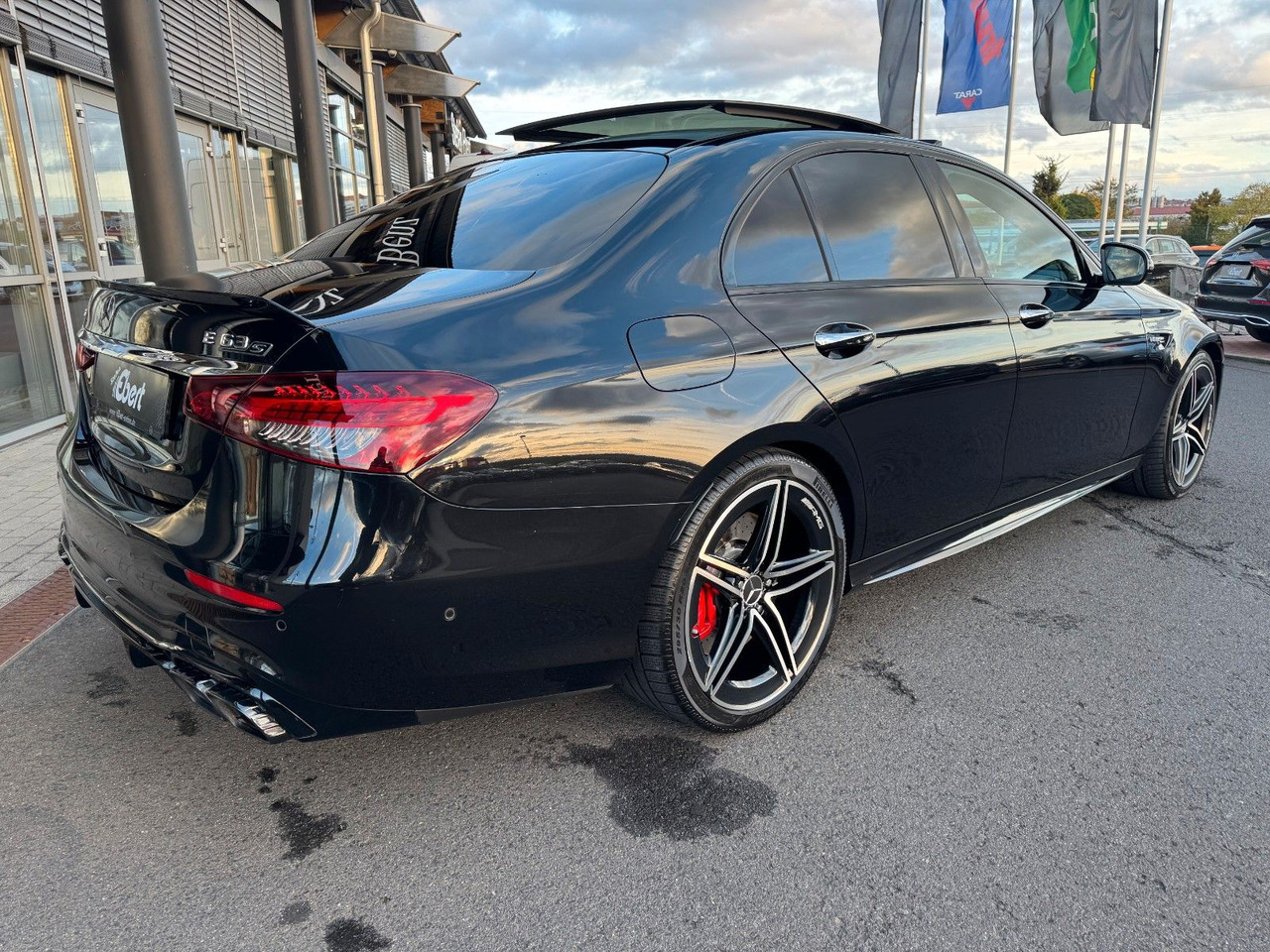 Mercedes-Benz E 63 AMG S Pano+Burm+AirM+HUD+360+uvm. - Sedan: bild 5 Mercedes-Benz E 63 AMG S Pano+Burm+AirM+HUD+360+uvm. - Sedan: bild 5