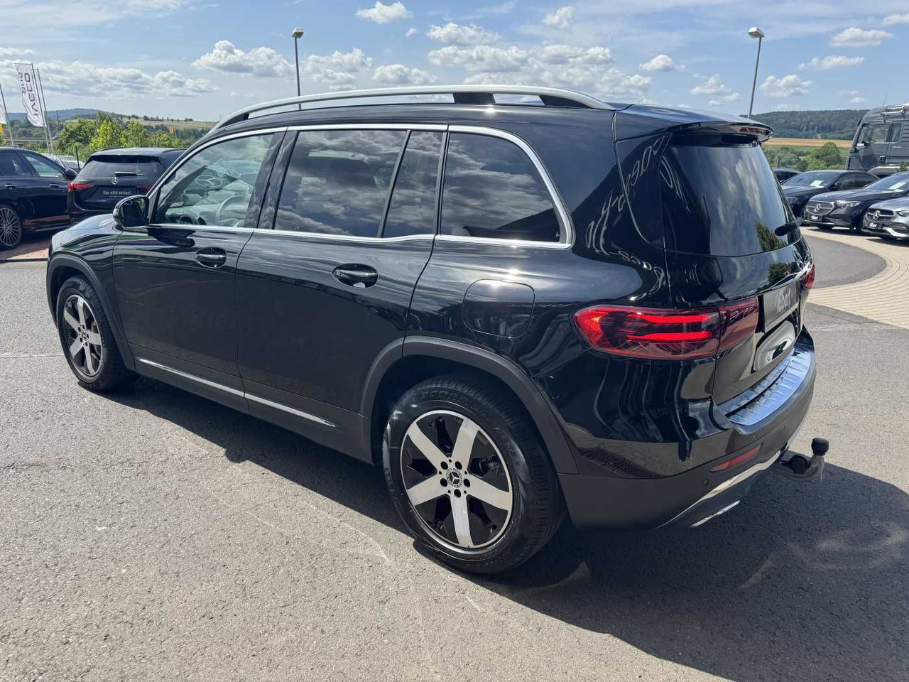 Mercedes-Benz GLB 180 Progressive+AHK+RKamera+LED+ IHC+DAB - SUV: bild 3 Mercedes-Benz GLB 180 Progressive+AHK+RKamera+LED+ IHC+DAB - SUV: bild 3