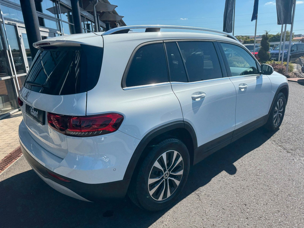 Mercedes-Benz GLB 180 Style+Distronic+RKamera+Vollleder - SUV: bild 4 Mercedes-Benz GLB 180 Style+Distronic+RKamera+Vollleder - SUV: bild 4