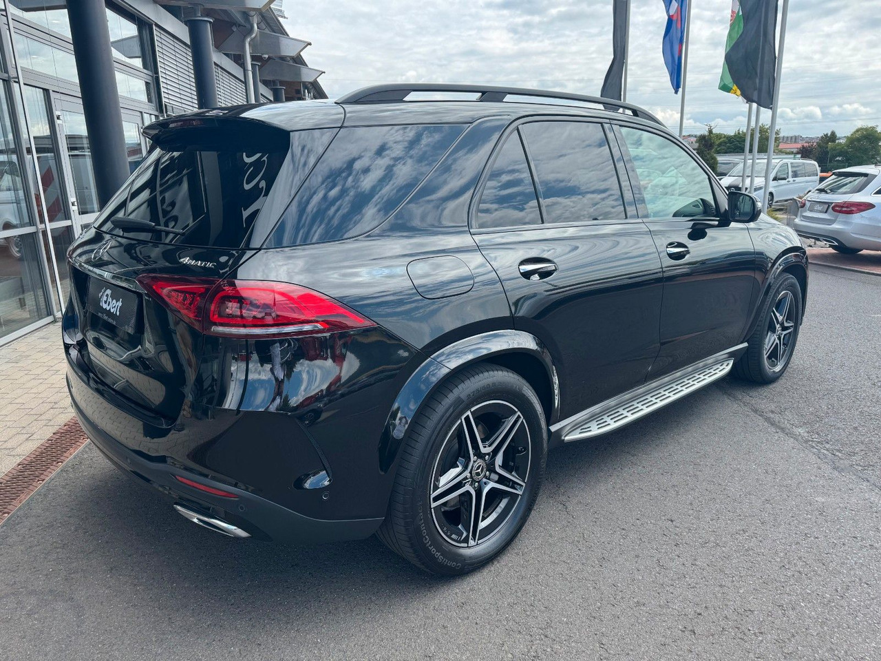 Mercedes-Benz GLE 350de 4M AMG+Pano+AHK+Burm+Distr++HUD+360+ - SUV: bild 4 Mercedes-Benz GLE 350de 4M AMG+Pano+AHK+Burm+Distr++HUD+360+ - SUV: bild 4