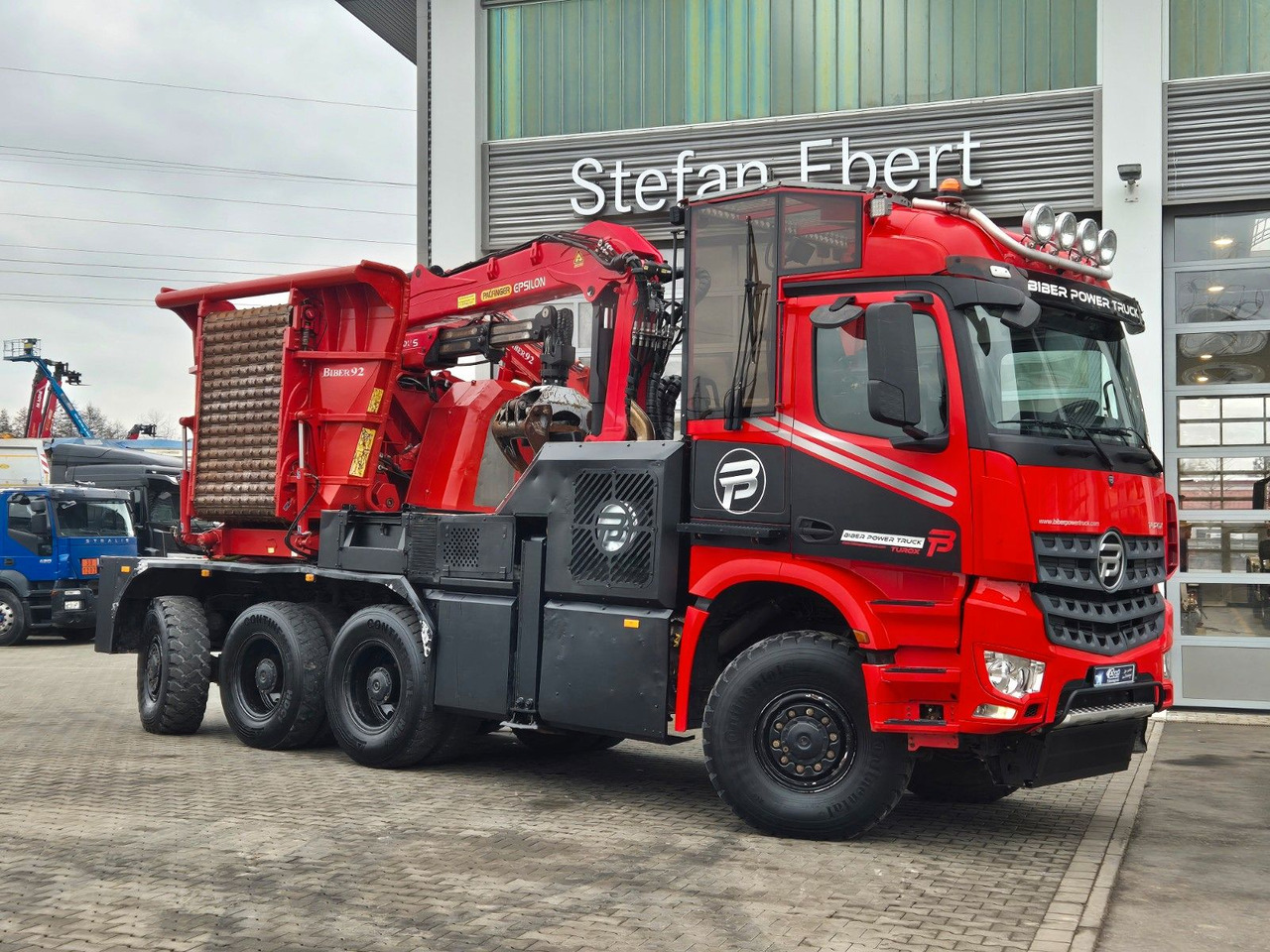 Mercedes-Benz TUROX 8x8 Eschlböck Biber 92 Holzhacker / 1.512h - Timmerbil, Kranbil: bild 2 Mercedes-Benz TUROX 8x8 Eschlböck Biber 92 Holzhacker / 1.512h - Timmerbil, Kranbil: bild 2
