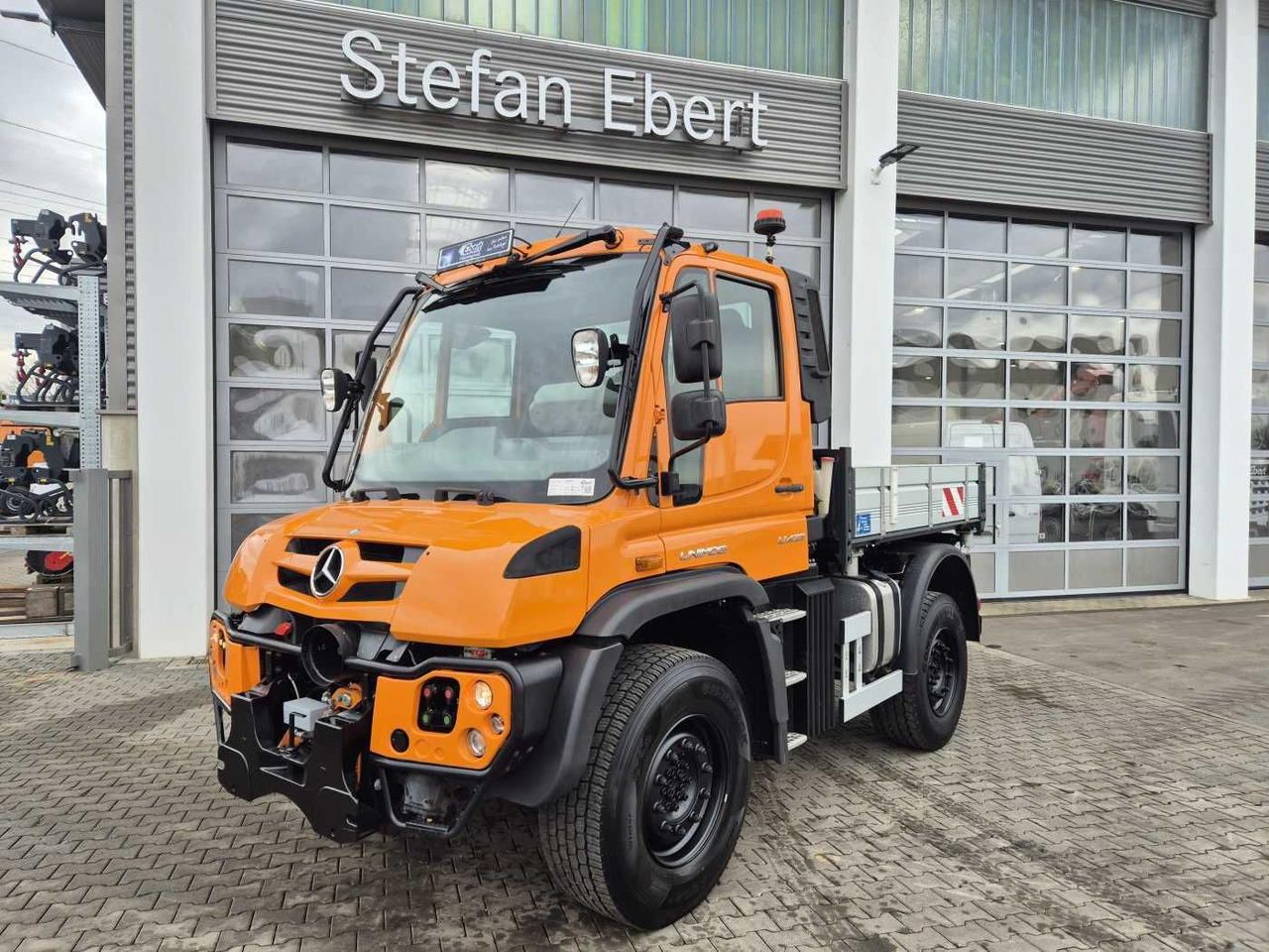 Mercedes-Benz Unimog U423 4x4 Hydrostat Zapfwelle - Tippbil lastbil: bild 2 Mercedes-Benz Unimog U423 4x4 Hydrostat Zapfwelle - Tippbil lastbil: bild 2