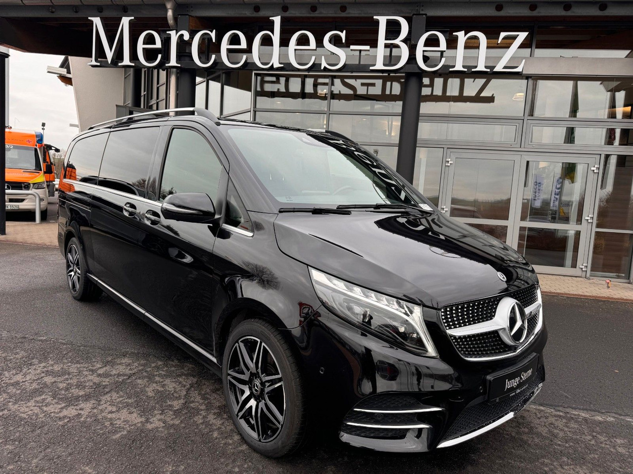 Mercedes-Benz V 300 4MATIC AVA ED AMG Extral AIRMATIC Stdh AHK - Kombi: bild 1 Mercedes-Benz V 300 4MATIC AVA ED AMG Extral AIRMATIC Stdh AHK - Kombi: bild 1