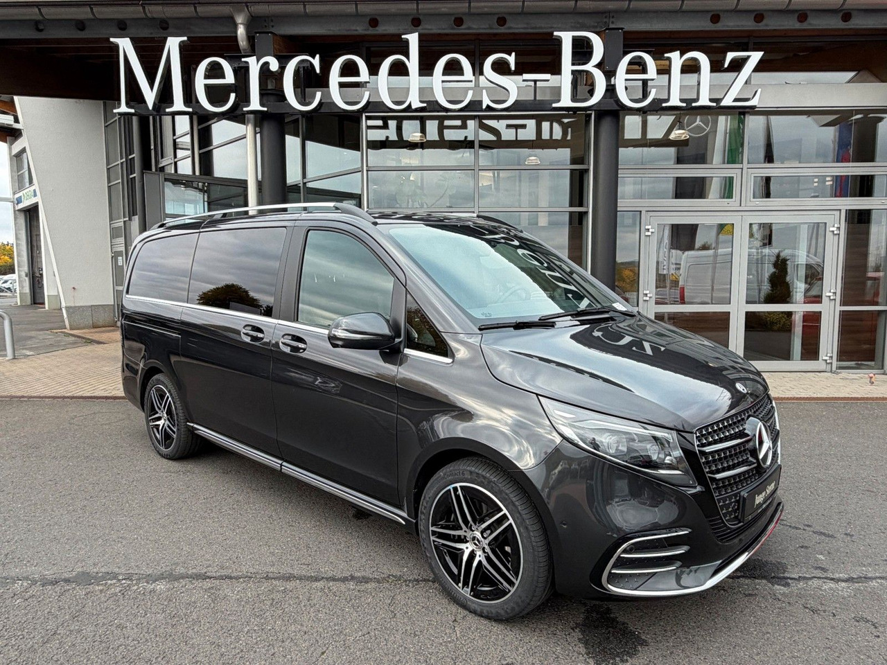 Mercedes-Benz V 300 d 4MATIC EXCLUSIVE AMG Panorama Standheiz - Kombi: bild 1 Mercedes-Benz V 300 d 4MATIC EXCLUSIVE AMG Panorama Standheiz - Kombi: bild 1
