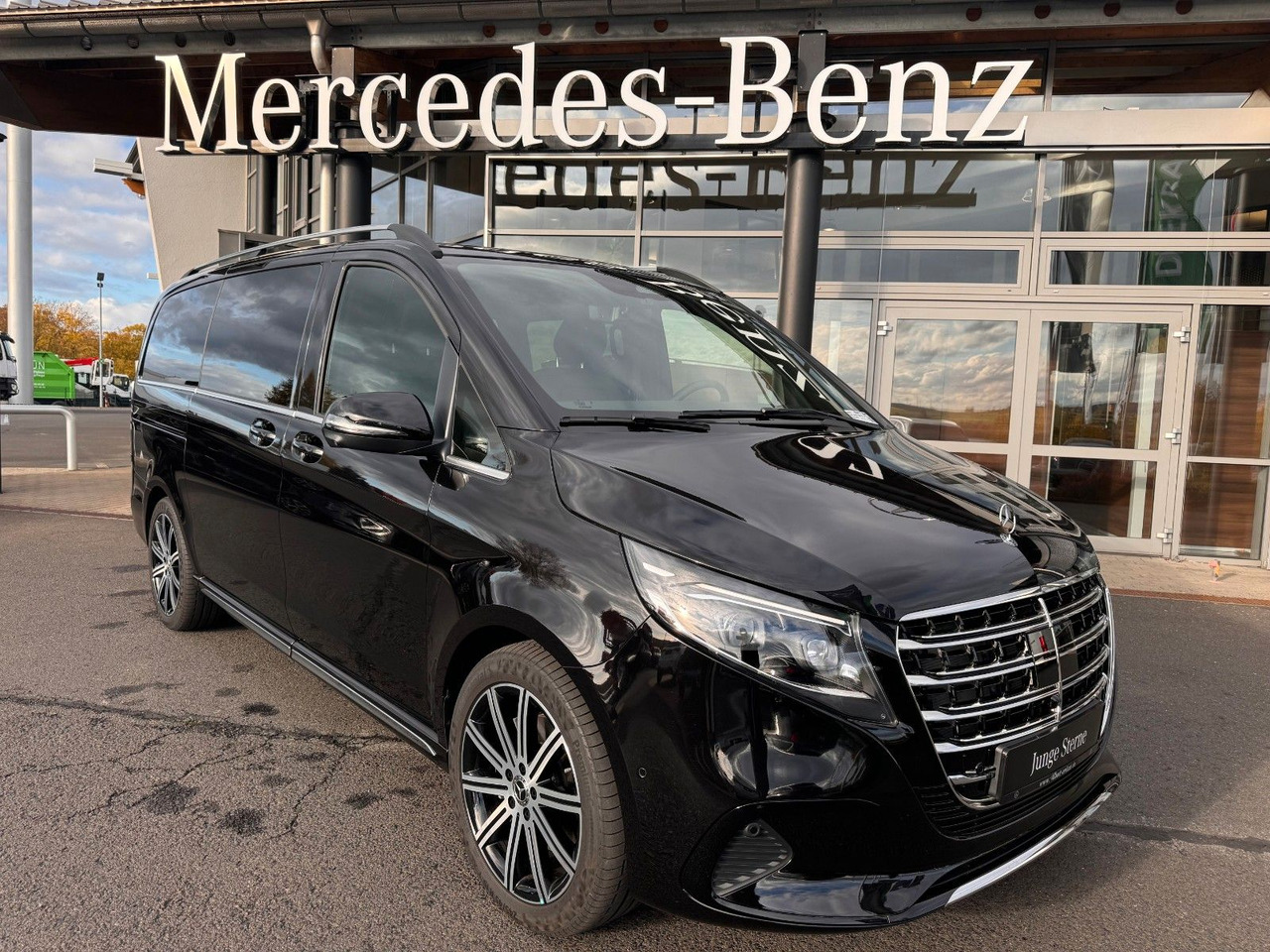 Mercedes-Benz V 300 d EXCLUSIVE AIRMATIC AHK2,5 Standheiz - Kombi: bild 1 Mercedes-Benz V 300 d EXCLUSIVE AIRMATIC AHK2,5 Standheiz - Kombi: bild 1