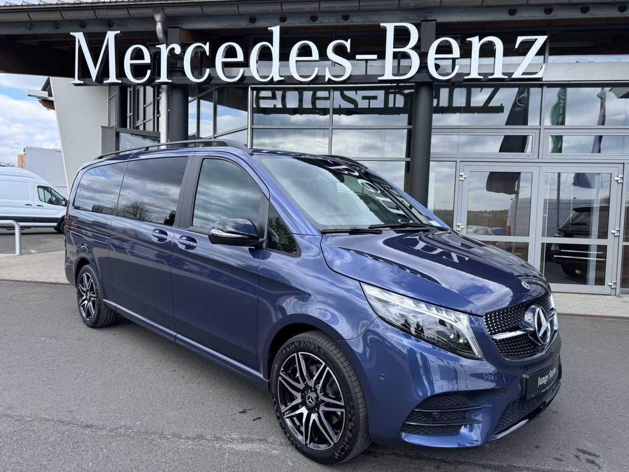 Mercedes-Benz V 250 d EDITION 4MATIC AMG DISTRONIC AHK Tisch - Övrig maskin: bild 1 Mercedes-Benz V 250 d EDITION 4MATIC AMG DISTRONIC AHK Tisch - Övrig maskin: bild 1