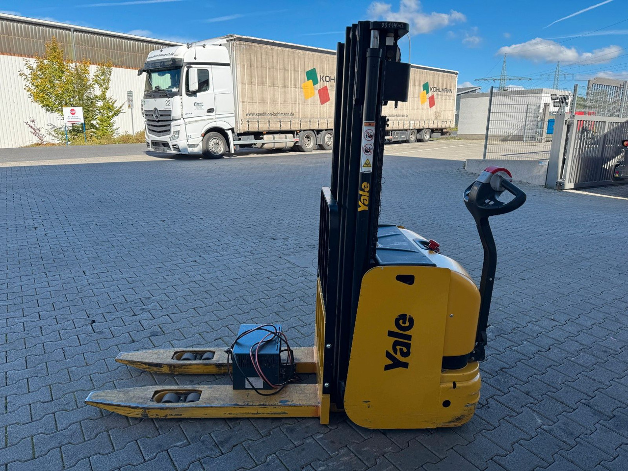 Staplare Yale MS 12 AC / Triplex: 4m! / nur 180h! / 2014: bild 6 Staplare Yale MS 12 AC / Triplex: 4m! / nur 180h! / 2014: bild 6