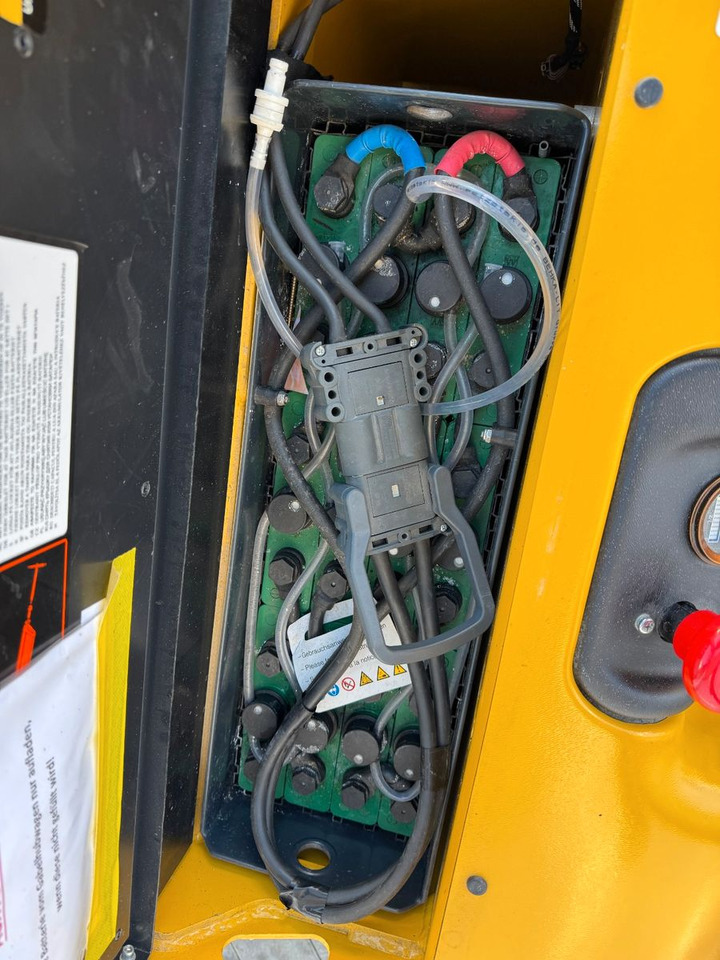 Staplare Yale MS 12 AC / Triplex: 4m! / nur 180h! / 2014: bild 13 Staplare Yale MS 12 AC / Triplex: 4m! / nur 180h! / 2014: bild 13