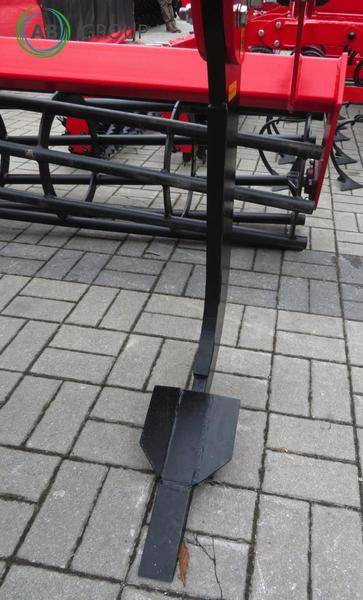 Awemak modular subsoiler Shorti (3 teeth) - Djupluckrare: bild 4 Awemak modular subsoiler Shorti (3 teeth) - Djupluckrare: bild 4