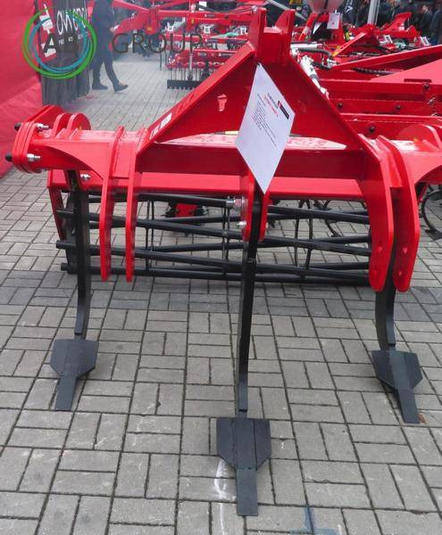 Awemak modular subsoiler Shorti (3 teeth) - Djupluckrare: bild 1 Awemak modular subsoiler Shorti (3 teeth) - Djupluckrare: bild 1