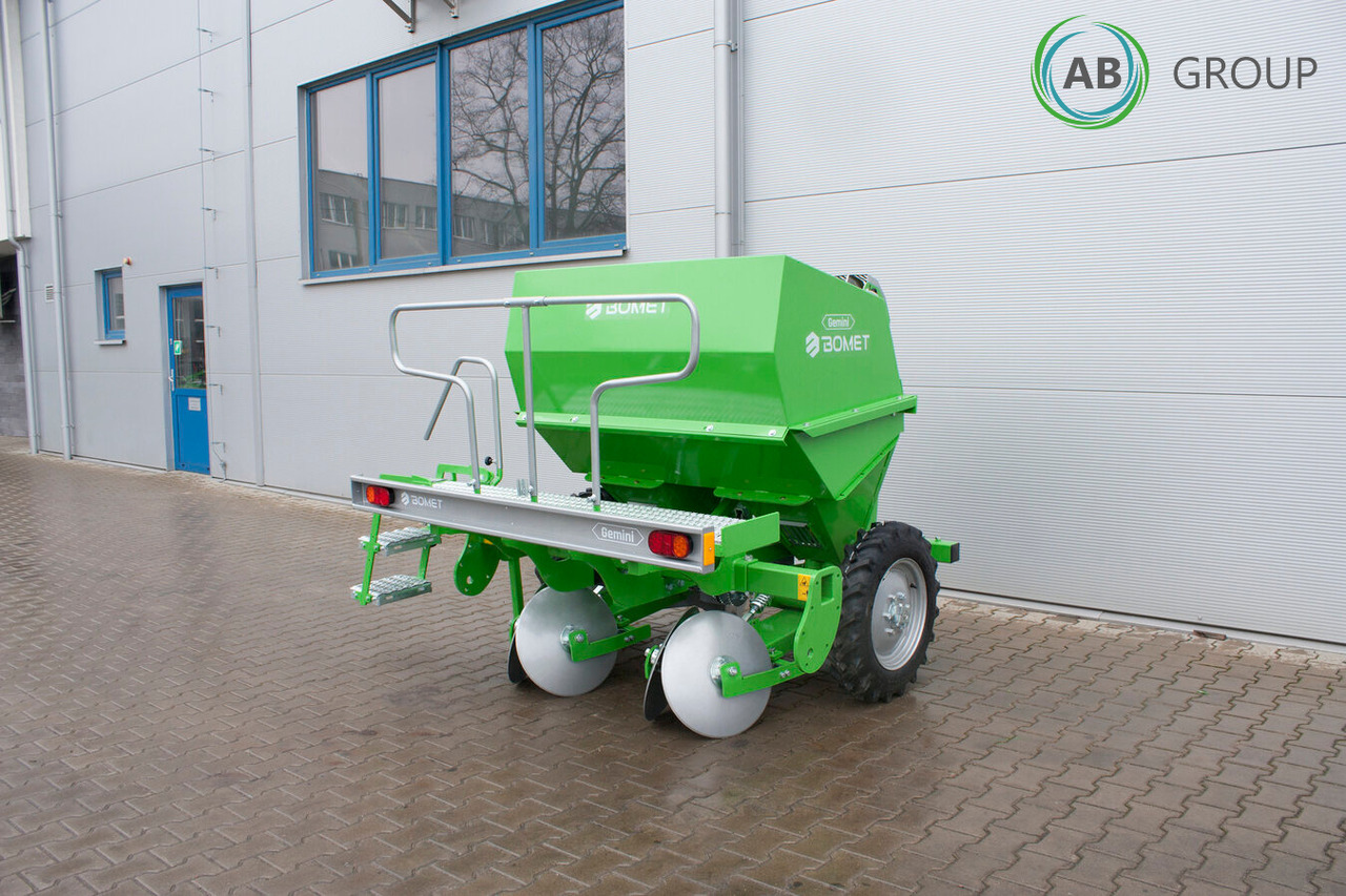 Bomet Gemini S339 two-row potato planter (inter-row width: 67.5 - 80 cm) - Potatissättare: bild 4 Bomet Gemini S339 two-row potato planter (inter-row width: 67.5 - 80 cm) - Potatissättare: bild 4