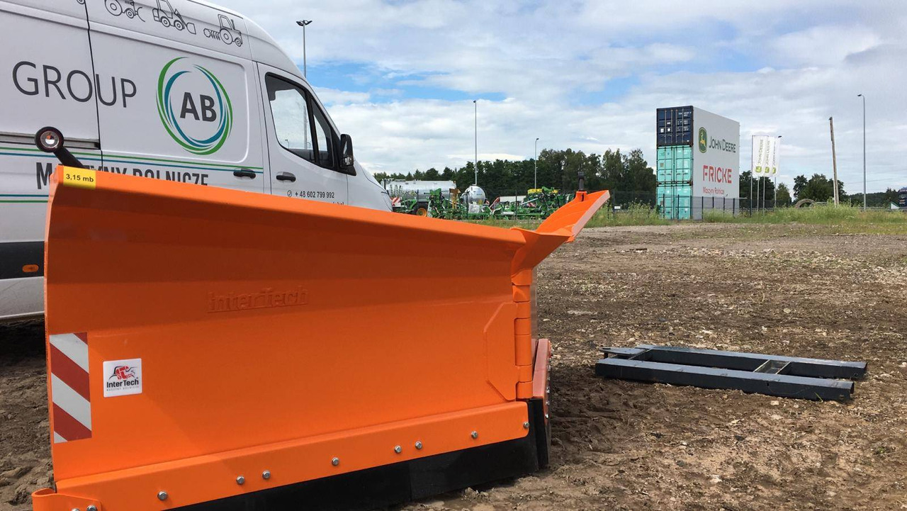 Inter-Tech Hydraulic Plow PSSHV-01, 3.15 m - Snöplog för Lantbruksmaskiner: bild 2 Inter-Tech Hydraulic Plow PSSHV-01, 3.15 m - Snöplog för Lantbruksmaskiner: bild 2
