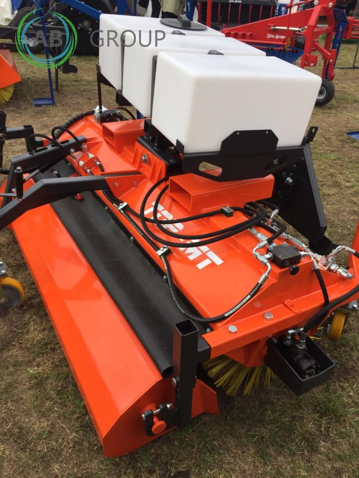 Metal-Technik TOP MT tractor road sweeper 2 m - Sopaggregat för Utility/ Specialfordon: bild 4 Metal-Technik TOP MT tractor road sweeper 2 m - Sopaggregat för Utility/ Specialfordon: bild 4