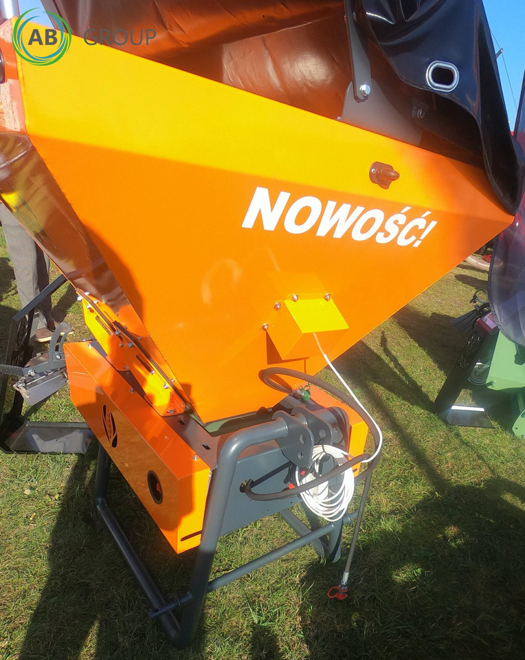 POM Augustów spreader Motyl N031M hydraulic-electric drive - Tallriksredskap: bild 4 POM Augustów spreader Motyl N031M hydraulic-electric drive - Tallriksredskap: bild 4