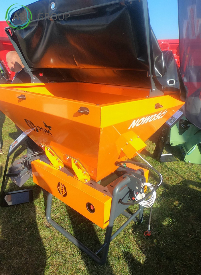 POM Augustów spreader Motyl N031M hydraulic-electric drive - Tallriksredskap: bild 1 POM Augustów spreader Motyl N031M hydraulic-electric drive - Tallriksredskap: bild 1